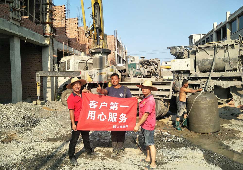 小型混凝土泵車 小型混凝土泵車